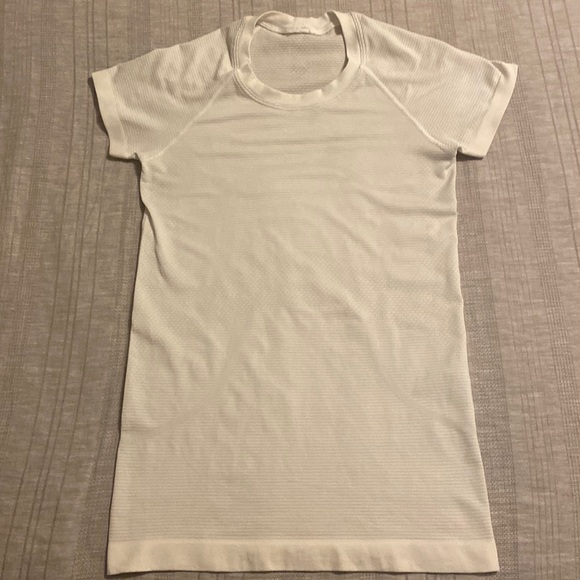 lululemon athletica Tops - Lululemon swiftly tech T shirt